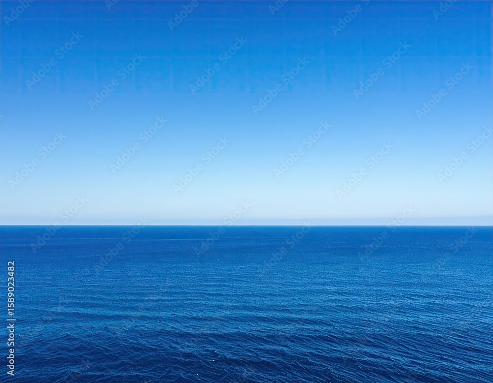 Obraz premium Vast ocean meets clear sky (1)