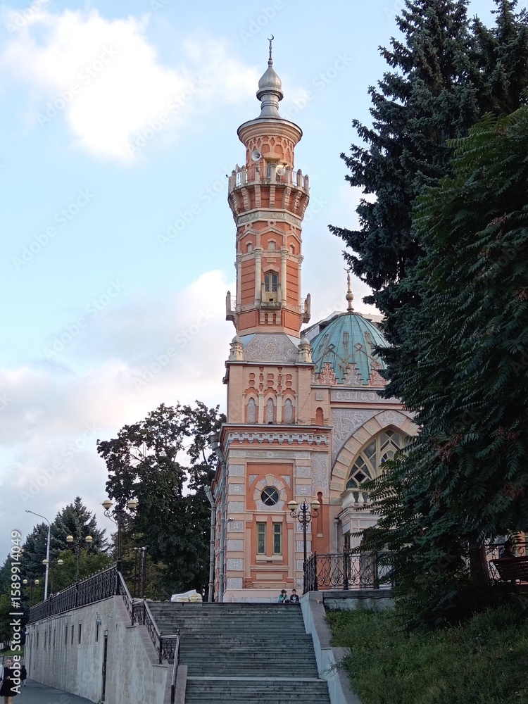 Obraz premium Historic Mukhtarov Mosque on Terek River embankment, Vladikavkaz, North Ossetia, Russia