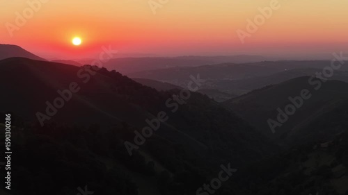 Wallpaper Mural Coucher de soleil sur les montagnes Torontodigital.ca