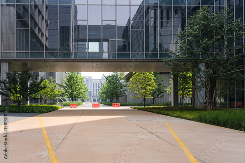 Modern commercial buildings are set in green and environmentally friendly green landscapes, with the appearance of commercial and office buildings and urban modern architectural structures