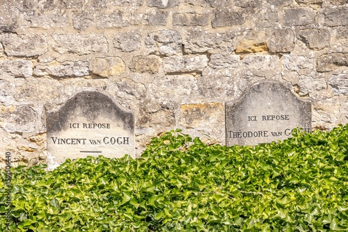 Εκτύπωση καμβά Auvers sur Oise, France - May 28, 2025: Graves of the Van Gogh brothers in the c
