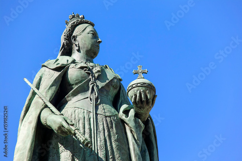 Quadro su tela Queen Victoria statue dating from 1901 is outside the town hall Council House in
