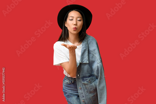 Beautiful young Asian woman...