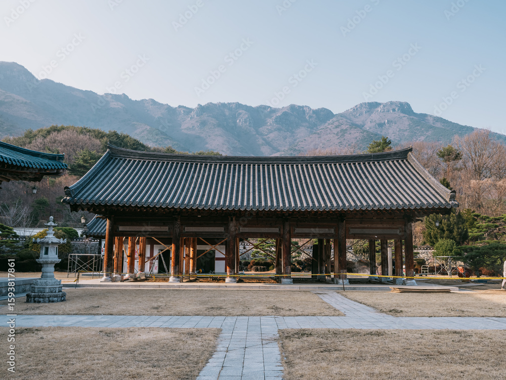 Naklejka premium buddhist temple in korea