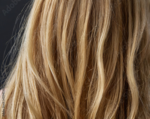 Wallpaper Mural Blonde wavy hair with highlights strands Torontodigital.ca