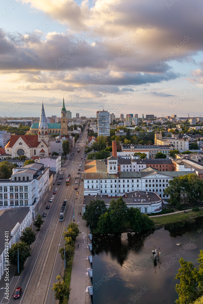 Obraz premium Miasto Łódź, Polska- widok na ulicę Piotrkowską