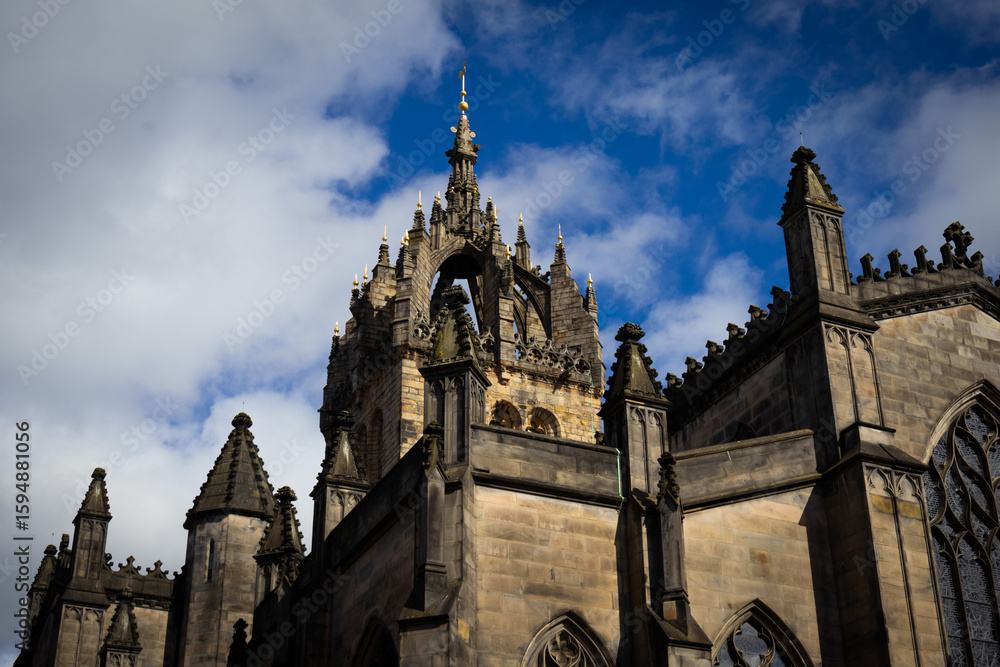 Fototapeta premium Medieval building in Edinburgh, Scotland