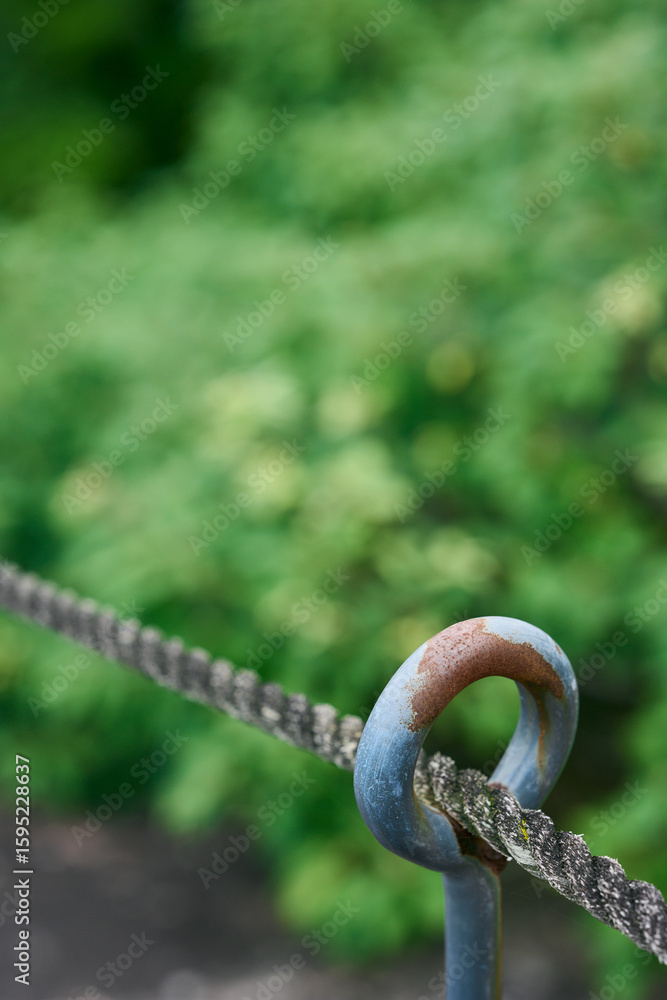 Obraz premium 鉄杭とロープ