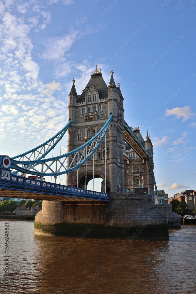 Obraz premium Tower Bridge in London viewed from the southern riverside to southern tower; iconic landmark, historic Victorian architecture, River Thames