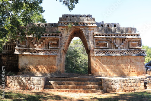 Au Mexique le site de labna