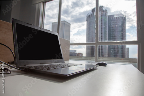 Photography Oficina en piso alto con vistas a los edificios de Madrid desde grandes ventanal