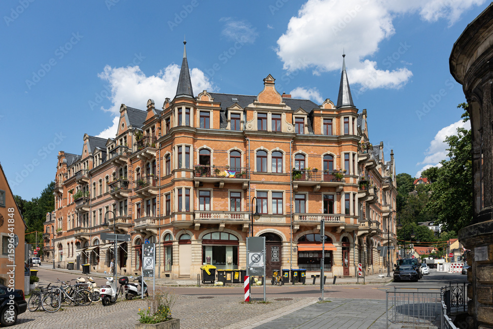 Obraz premium Historisches Gebäude im Zentrum von Dresden Loschwitz
