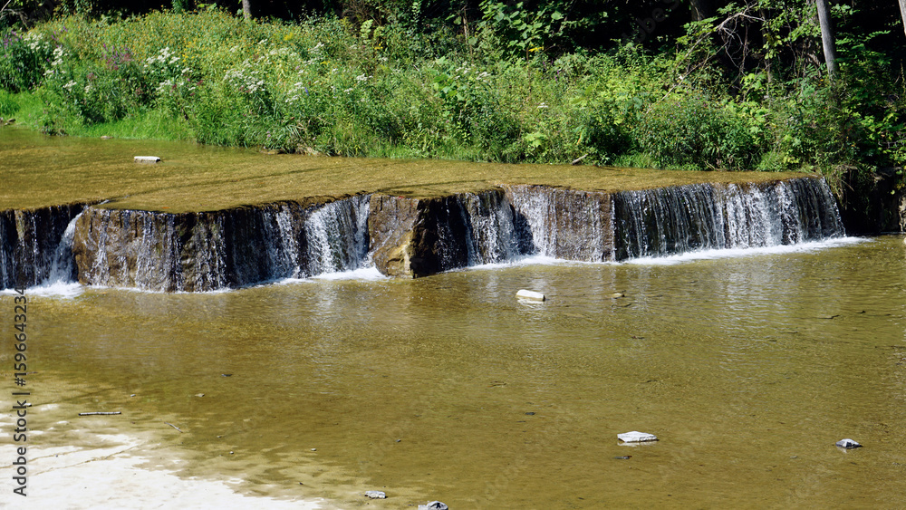 Obraz premium waterfall in the forest
