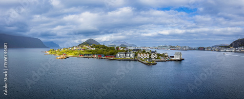 Fotografi Alesund, port town in Norway famous for Art Nouveau architecture, fjords and scenic landscapes