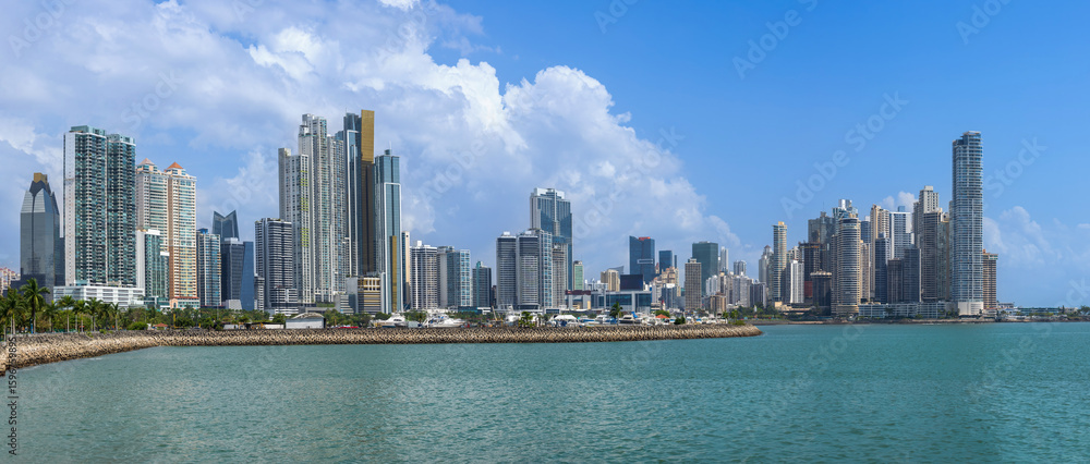 Naklejka premium Panoramic view of skyline of Panama City downtown and financial center.