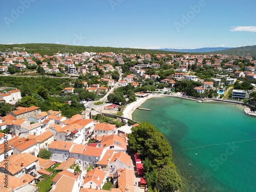 Miasto Krk - wyspa Krk - Chorwacja - stolica wyspy. Zdjęcia wykonane dronem w wysokiej jakości #1596905477