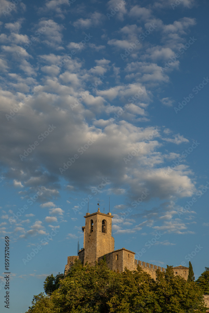Obraz premium Scenic View of San Marino – Historic Architecture and Mountain Landscape. One of the smallest countries in the world, located in the heart of Italy.