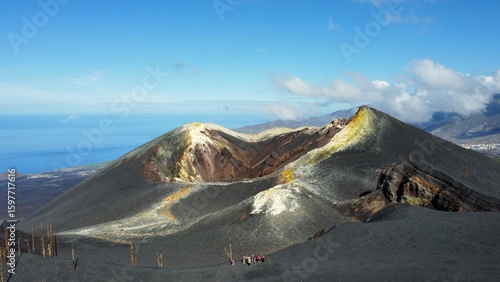 Φωτογραφία Close up cráter volcán Tajogaite en La isla de La Palma en la vertiente de Cumbre Vieja