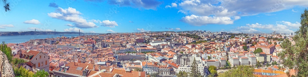 Obraz premium Lisbon cityscape panorama from Graca viewpoint
