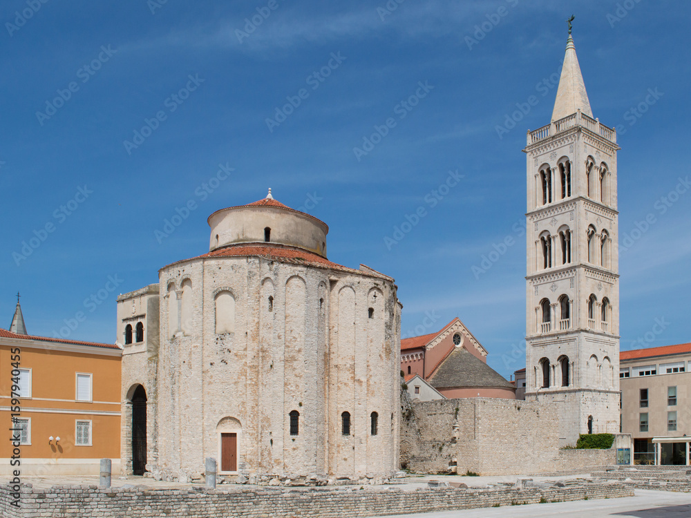 Fototapeta premium Famous symbol of beautiful city of Zadar in Croatia, ancient roman square and Byzantine style church of St Donatus