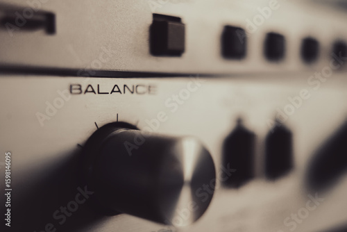 Old hi-fi amplifier - Balance