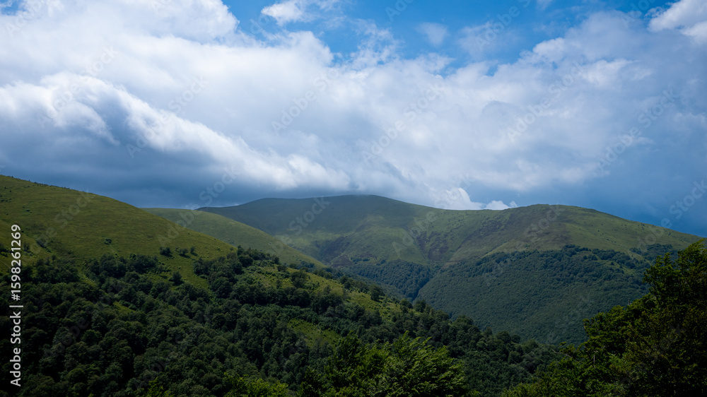 Obraz premium clouds over the mountains