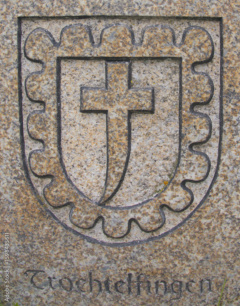 Wappen von Trochtelfingen am Brunnen auf dem Rathausplatz in Trochtelfingen
Wappen von Trochtelfingen am Brunnen auf dem Rathausplatz in Trochtelfingen