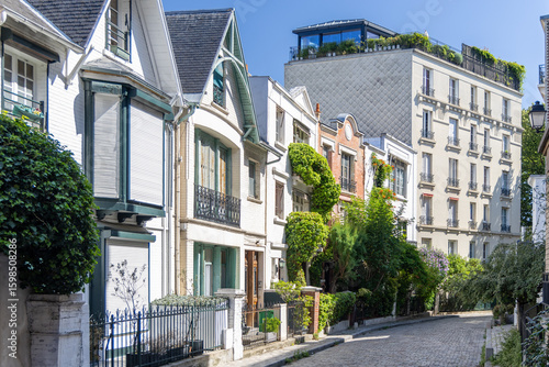 Real Estate in Paris, France – Historical Buildings and Classic Architecture