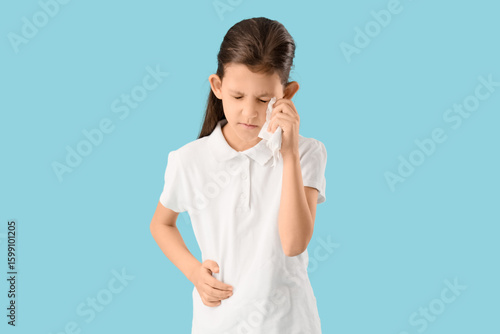 Teenage girl with appendici...