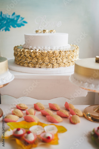 wedding cake decorative table setting