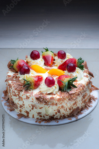 cake with strawberries