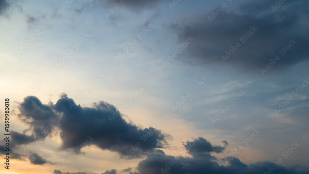 Obraz premium Cloud storm sky dark rain lightning thunder stormy typhoon nature light scene rainy atmosphere damage effect carbon dioxide dust air pollution 2.5 Pm, texture nature windstorm weather skyscape.