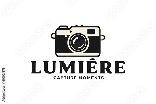 Vintage Black and White Camera Logo Design for Photography Studio and Art Gallery