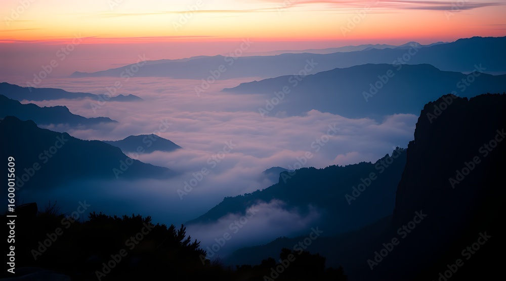Obraz premium sunrise over mountains