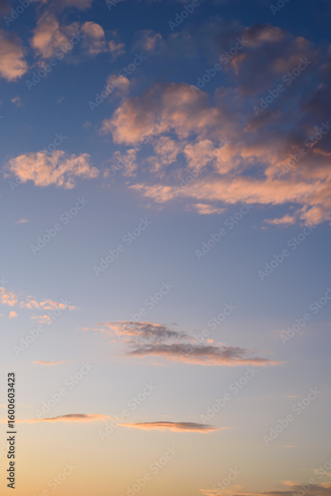 Fototapeta premium Evening Sky with Colorful Clouds