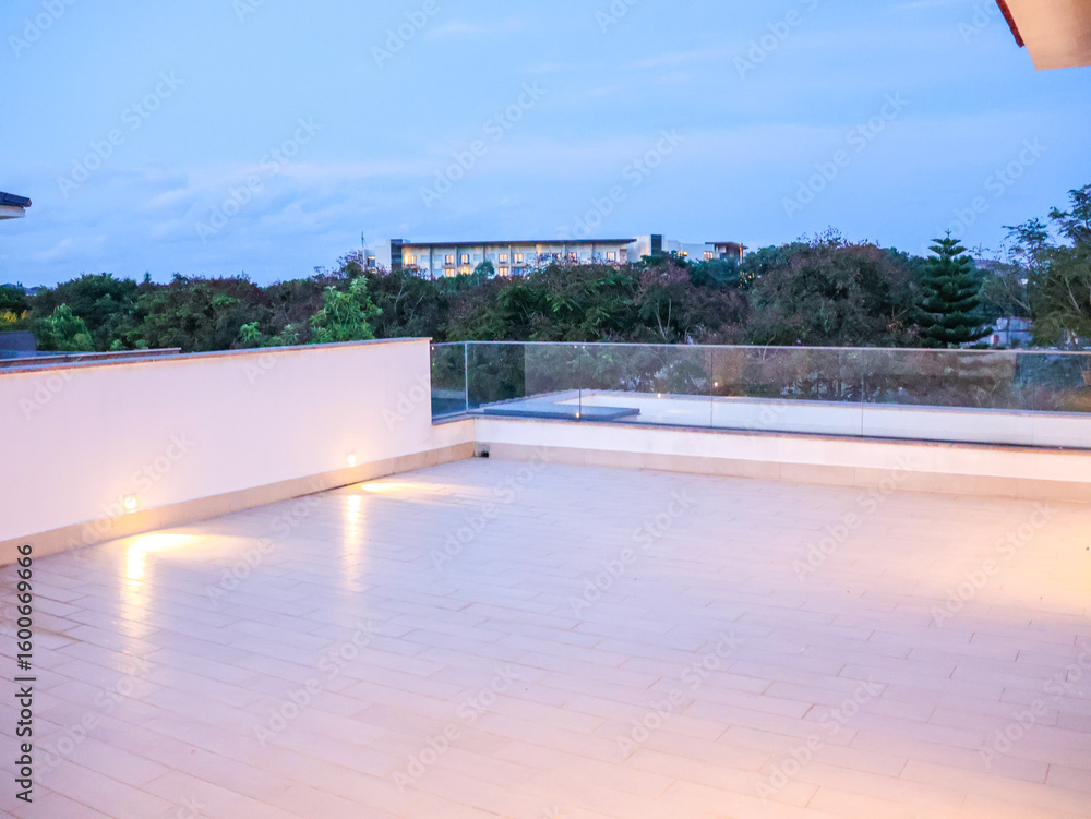 Fototapeta premium Luxury Golf Villas and Golf Course Near Hills in South India – Premium Real Estate Community Surrounded by Nature and Close to Major City