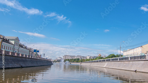 Wallpaper Mural Boats floats on the Moskva River past the Moscow Kremlin and other famous places timelapse hyperlapse, Russia Torontodigital.ca