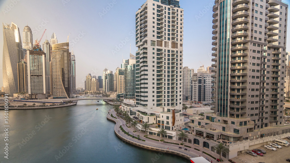 Obraz premium Amazing colorful dubai marina skyline during sunset timelapse