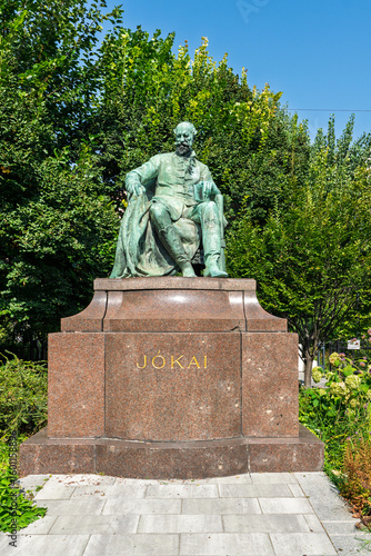Wallpaper Mural Statue of Hungarian Writer Mór Jókai in Budapest Torontodigital.ca