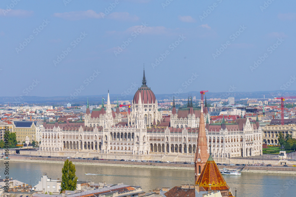Fototapeta premium Hungarian Parliament and Danube River at Sunset in Budapest