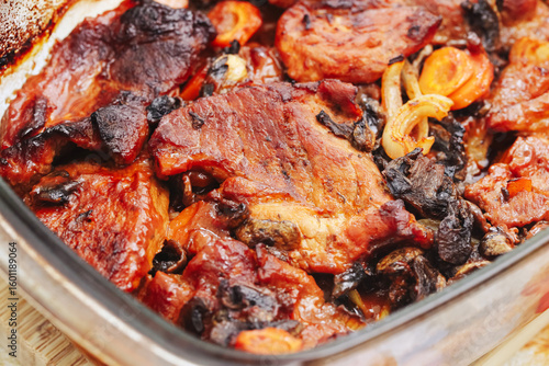 Fotomural Roasted pork neck with vegetables