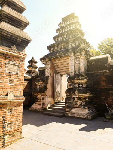 Foto Ancient Gateway of Kotagede: A Glimpse into Java’s Royal Past