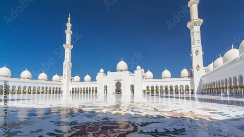 Fotografie Sheikh Zayed Grand Mosque timelapse hyperlapse in Abu Dhabi, the capital city of