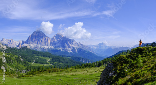 Obraz na płótnie Hiker on Alta via 1, Giau Pass and the Cinque Torri, Dolomites, Italy