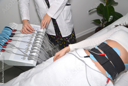 electrical muscle stimulation device