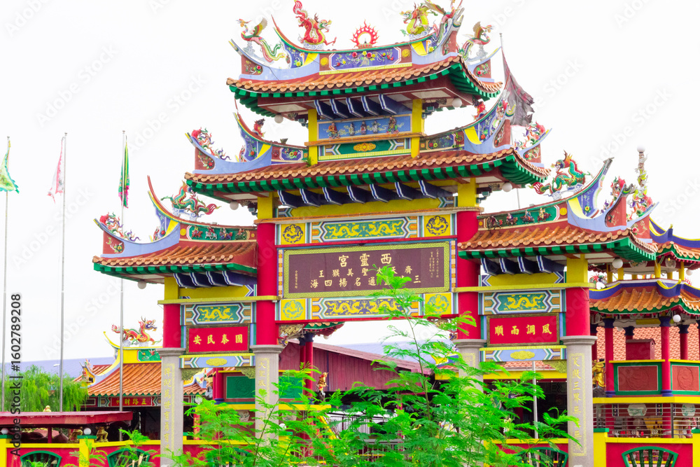 Obraz premium Traditional Chinese Shrine in Southeast Asia
