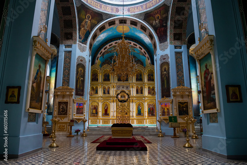 фотографія Interior of the old Cathedral of the Descent of the Holy Spirit