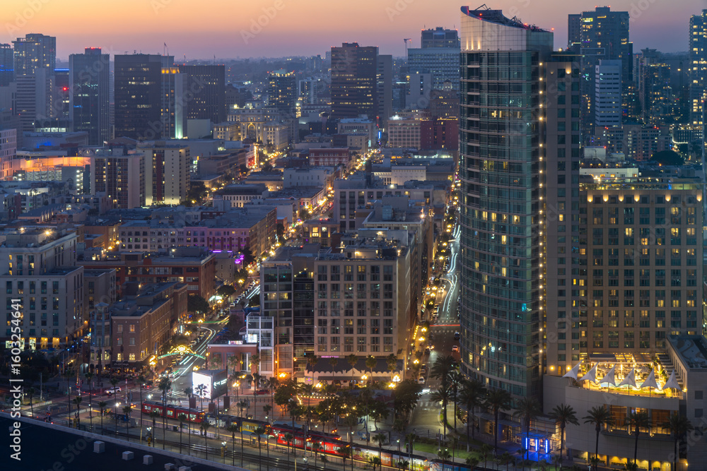 Fototapeta premium Rooftop view looking down over the Gaslamp district in San Diego at night