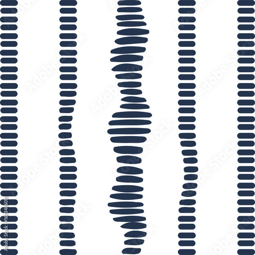 Texture in the form of vertical columns consisting of thick lines. In the middle, the column is heavily distorted.