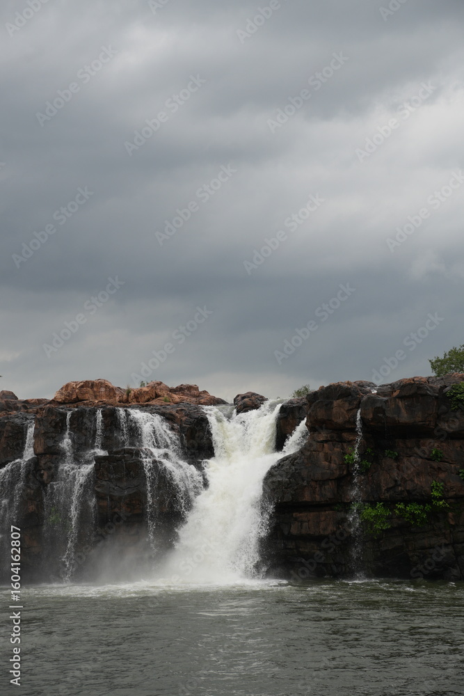 Obraz premium Waterfall portrait